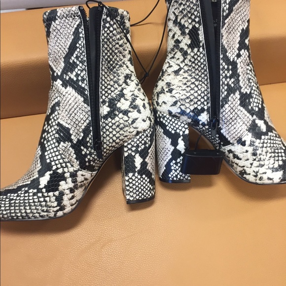 Aldo Snakeskin Booties😀🖤🖤 - Picture 6 of 6